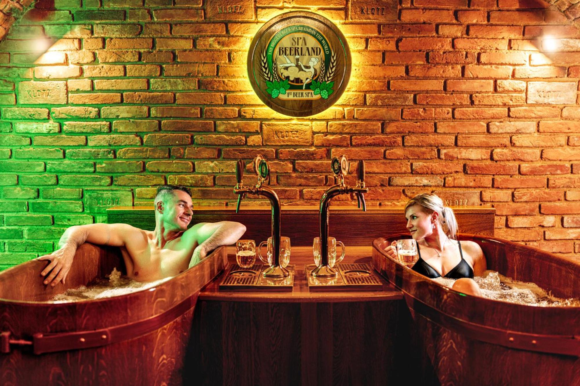 Spa Beerland - At The Golden Lamb Plzeň Exteriör bild