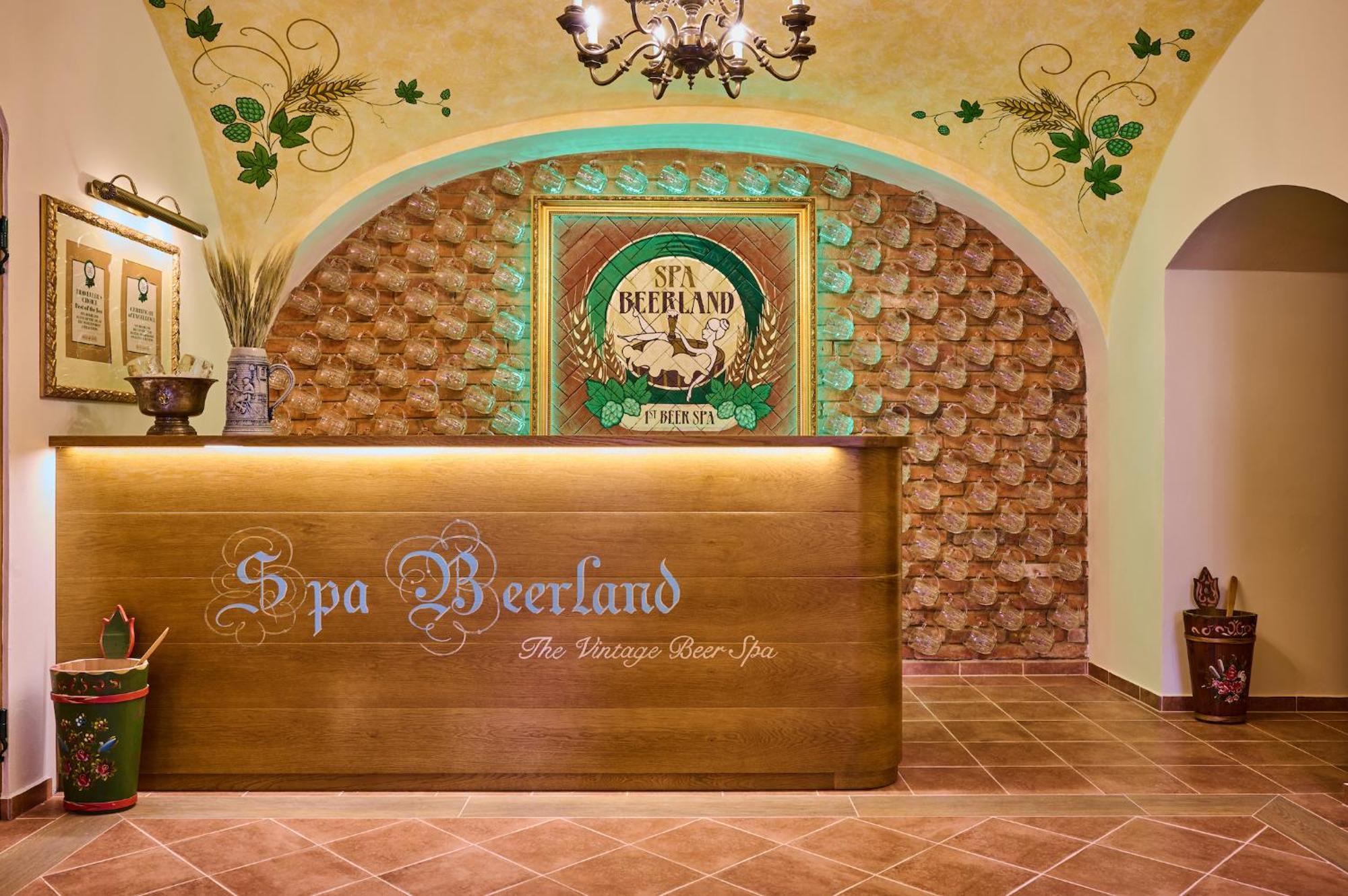 Spa Beerland - At The Golden Lamb Plzeň Exteriör bild